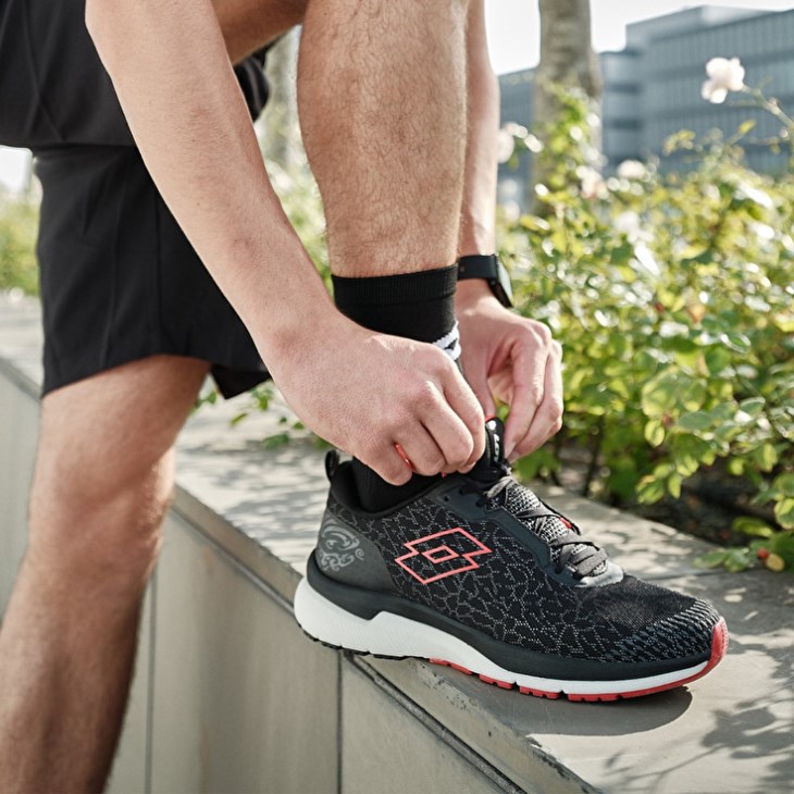 Men Lotto Volata Hyperpulse 100 Running Shoes Black / Red | YQ516891N2